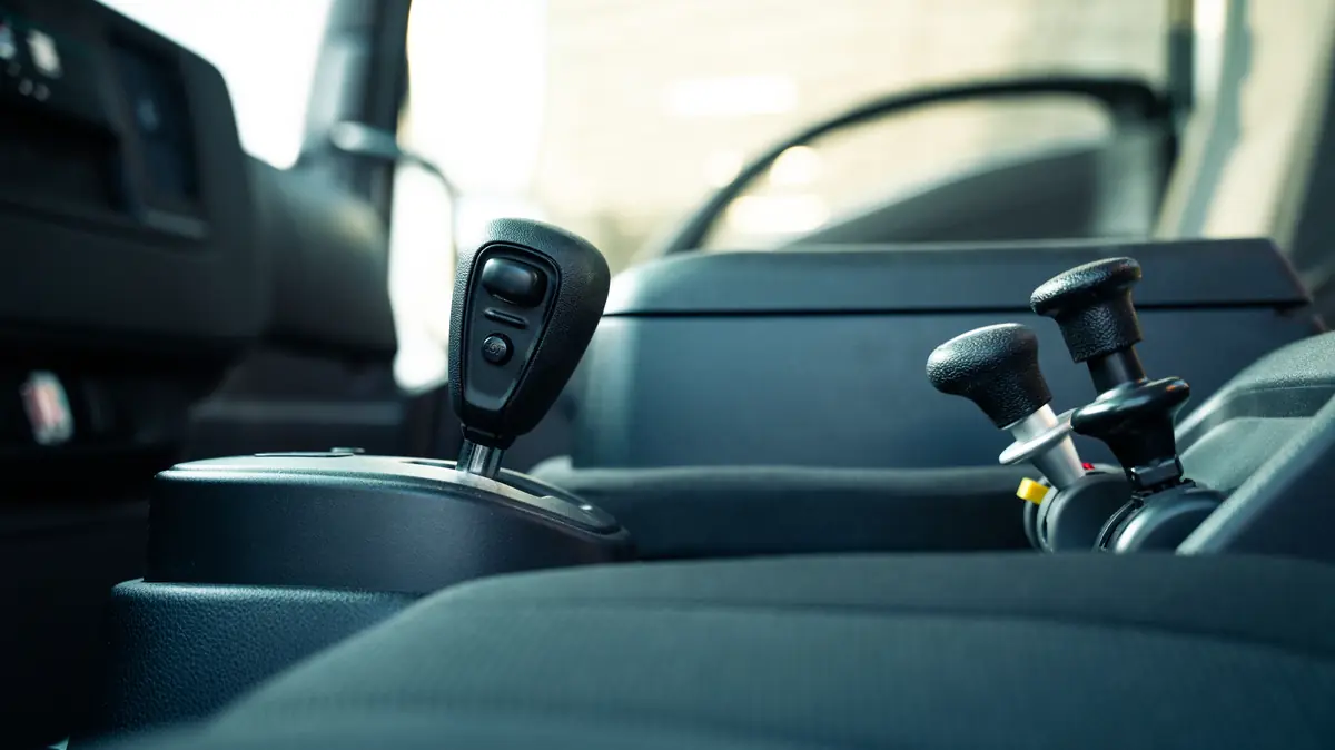 Intérieur du camion Isuzu série F